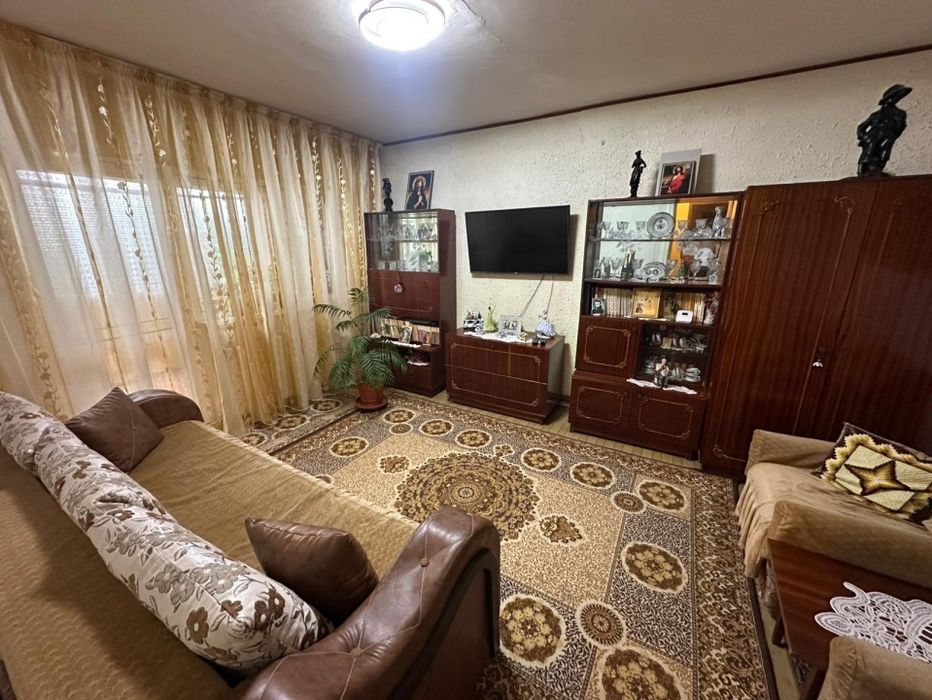 Proprietar vand apartament 3 camere