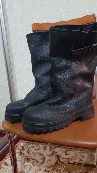 Продам резиновые сапоги