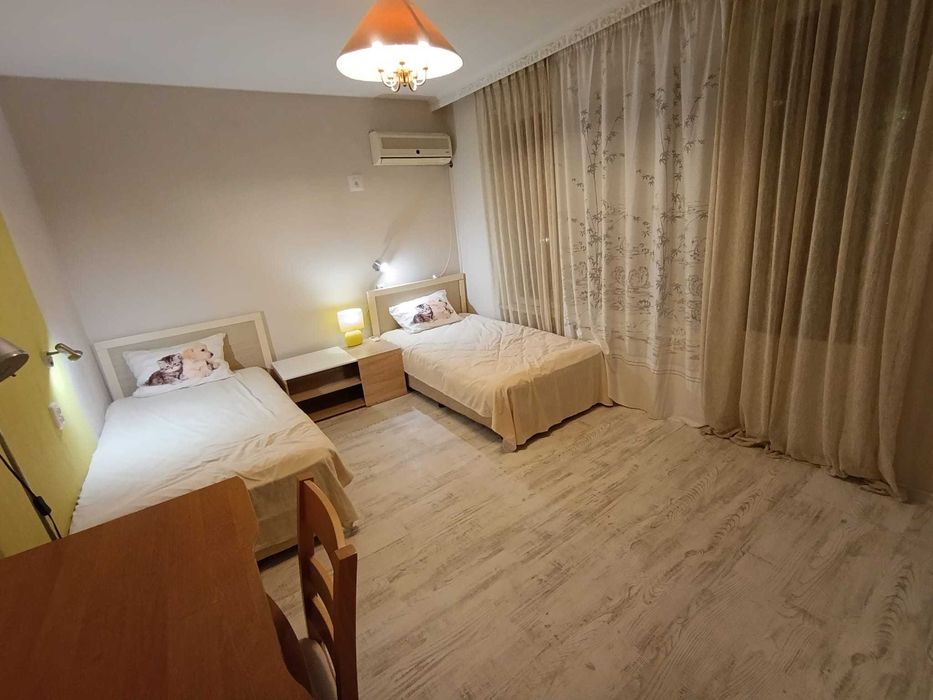 Дава се под наем Тристаен апартамент в Бургас, Лазур - 95 кв.м за 498.27 € - Снимка #1