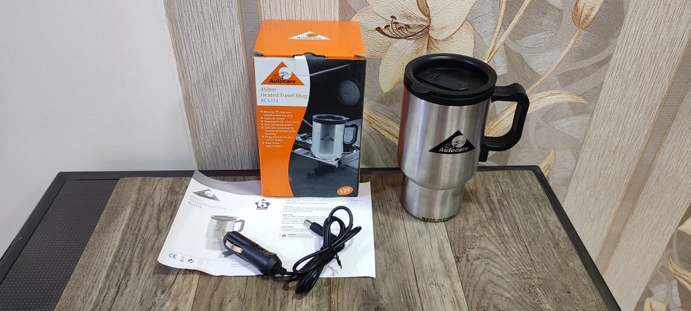 Кружка термос с мешалкой внутри. Работает от двух батареек ААА.