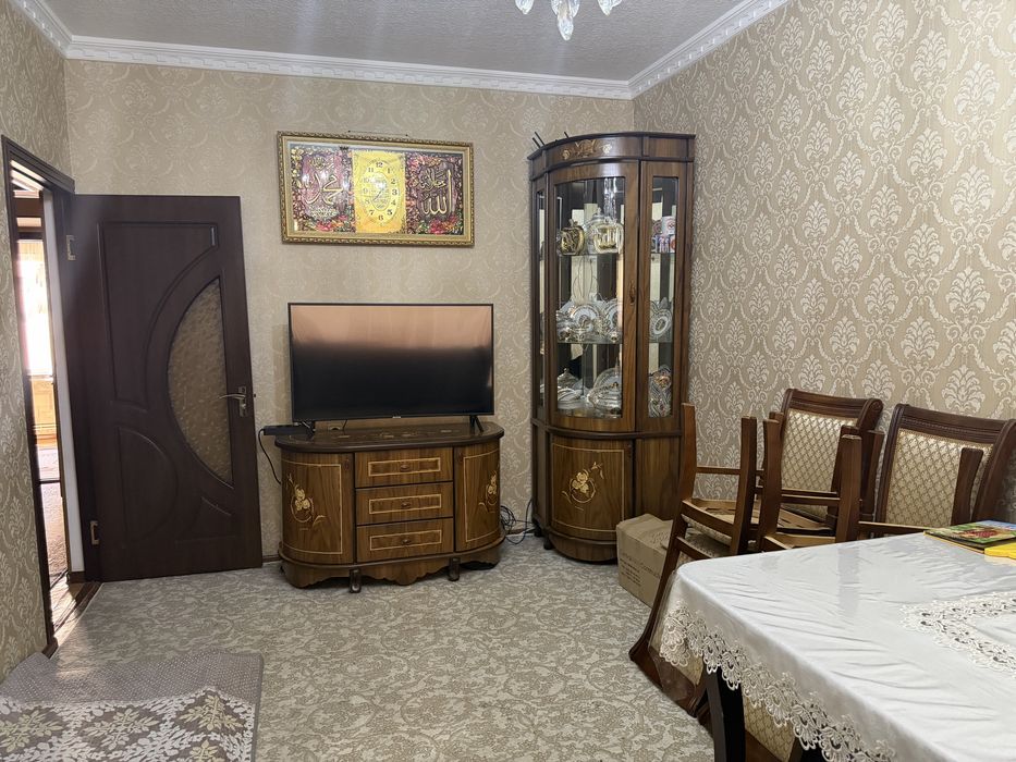 2 xonali 2 etaj, metroga yaqin