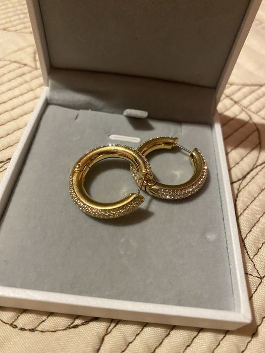 cercei  swarovski   dextera  stare foarte buna