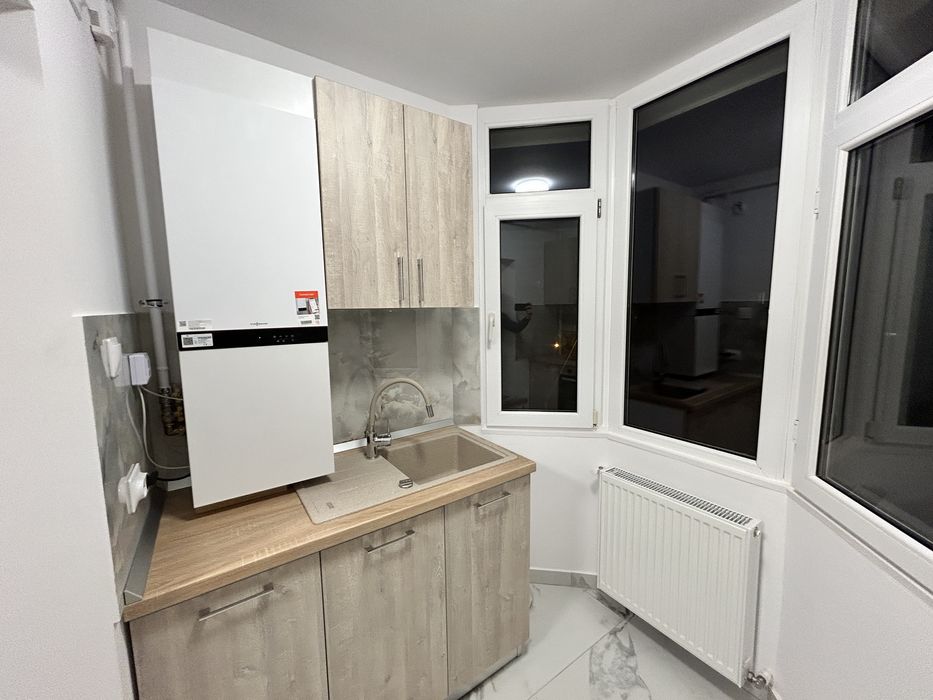 De inchiriat apartament 2 camere decomandat . Recent renovat.