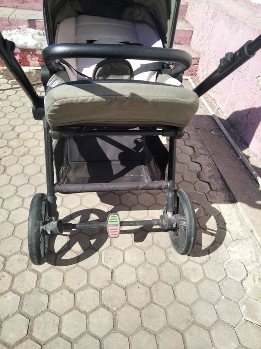 Продам коляску разборную.