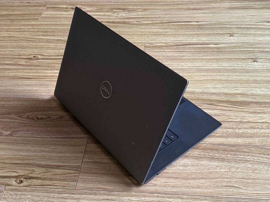 4K OLED Touch DELL 5680`i7-13800H/RTX 4000 ADA-12GB/32GB RAM/512GB SSD