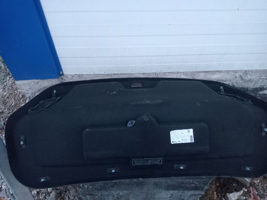 Обшивка крышки багажника