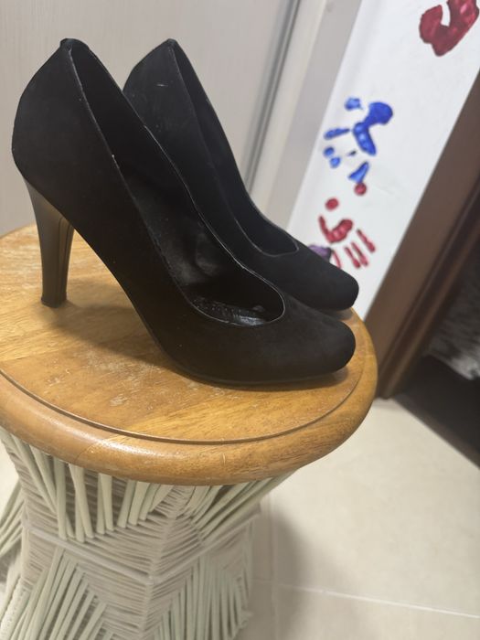 Pantofi negri piele intoarsa