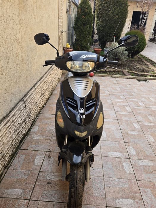 Скутер 50 кубика със регистрация