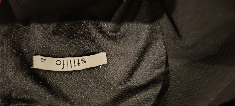 Дълга рокля с бродерия от пясъчна коприна