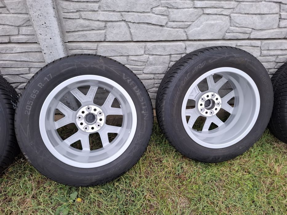 Джанти с нови зимни гуми 17 Bmw X1 ,X2 -5х112