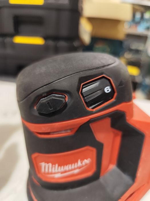 Акумулаторен ексцентър шлайф Милуоки Milwaukee M18