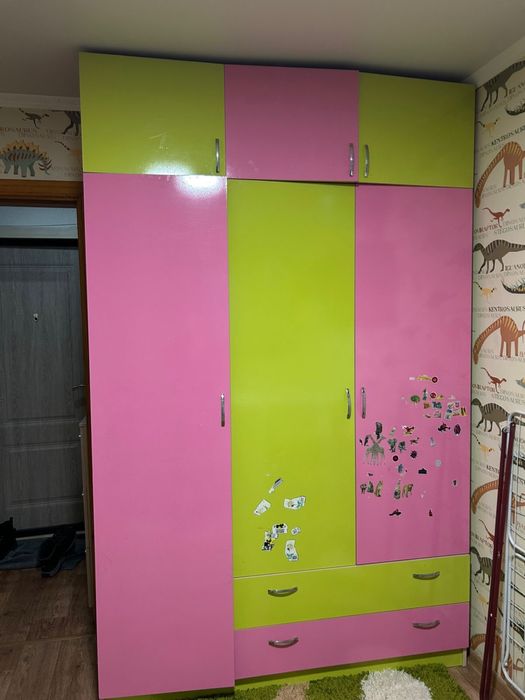 Детский шкаф розово зеленый