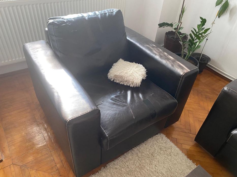 Set living canapea, 2 fotolii si masa