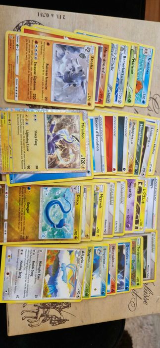 Pokemon Lot 70 Cartes Pokemon TCG - Cărți Vintage 2009 + Ediții Speciale (Holo)