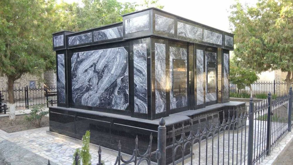 Ёдогорлик тош, Кабр тош, Мазар ясаш ва урнатиш