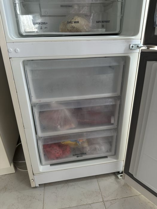 Холодильник Hotpoin Ariston