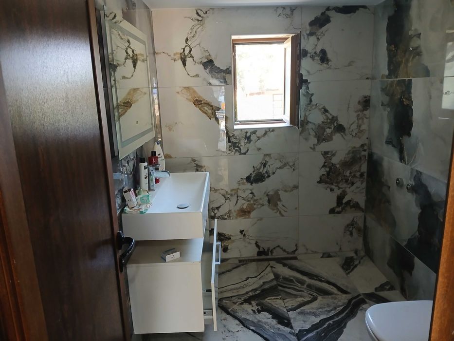 Продавам къща в село Гиген тел.за връзка 0899934142,0896418272