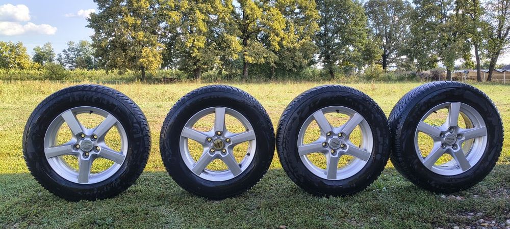 Jante aliaj 16" cu anvelope de iarnă, Nissan, Renault