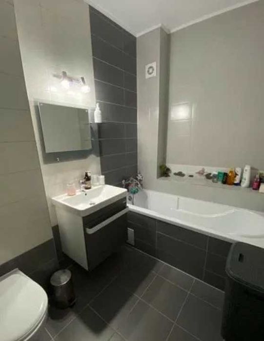 Дава се под наем Двустаен апартамент в Бургас, Център - 70 кв.м за 255 € - Снимка #1