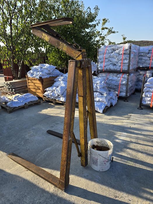 Вилици за кран и кюбели италиански 1500кг