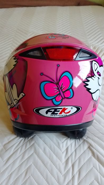 Продавам защитна детска каска