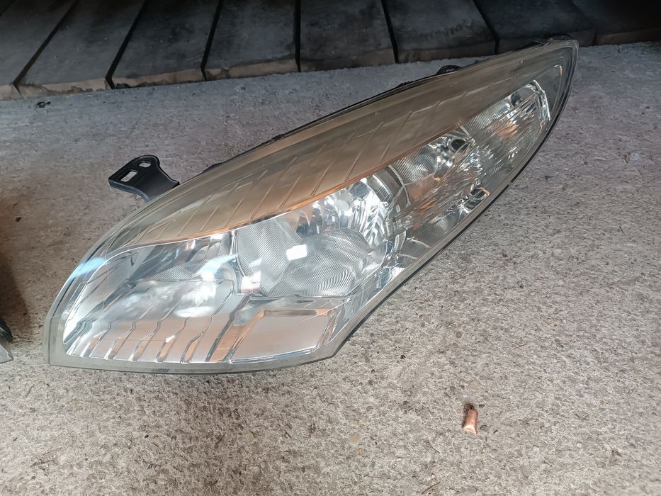 Lampa far stop Megane3 Clio4 Scenic2 Megane2 Dacia Duster2 Logan2 Logan3 Stepway Jogger Arkana Megane2 Scenic2 Clio3 Lampa stop Logan Jogger Sandero
