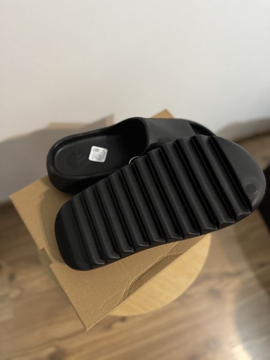 Papuci Adidas Yezzy Slide