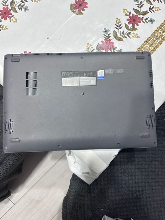 Лаптоп ASUS в отлично състояние