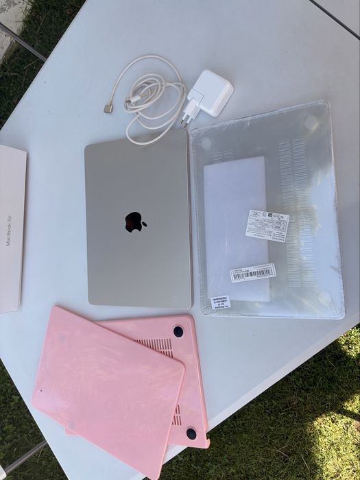 Apple MacBook Air 13″ M3, 8GB/512GB, Starlight, 2024
