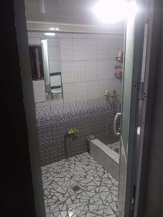 5 sotix uchaska sotiladi.