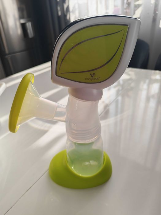 Помпа за кърма  Cangaroo + комплект протектори за зърна Avent