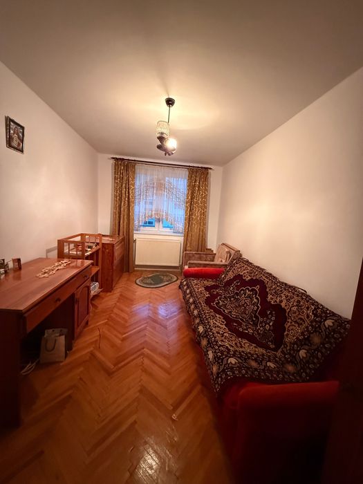 Vând apartament 2 camere Ultra Central in Ștei !