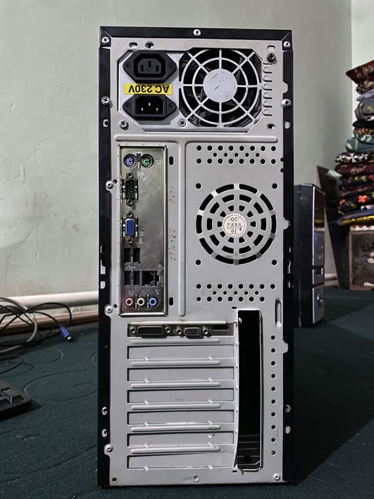 Комплект компютер сотилади