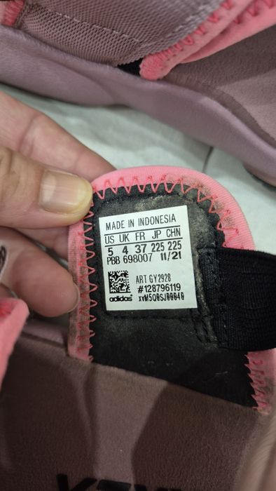 Сандали Adidas              .