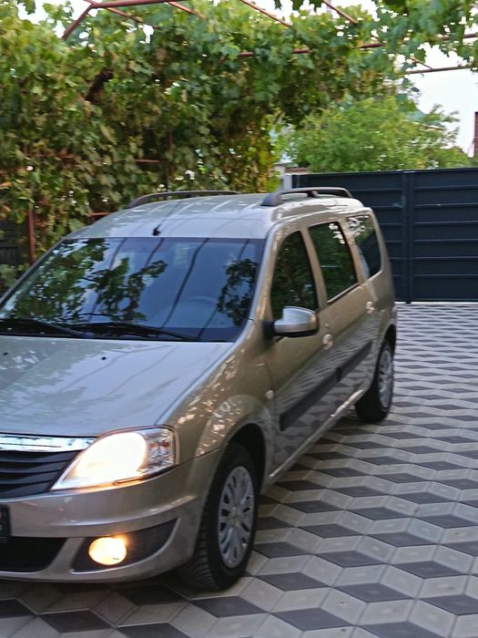 Se vinde Logan Mcv anul 2012 1.6 8v euro5