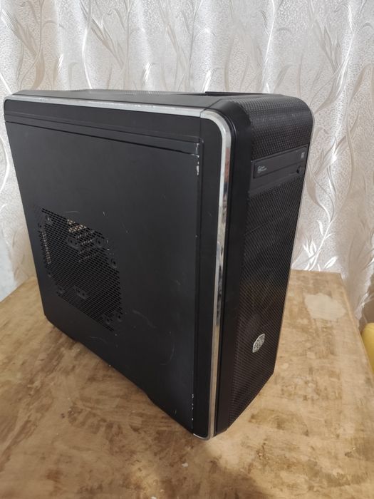 Компютър i5 4590, 12 gb ram, 240 ssd