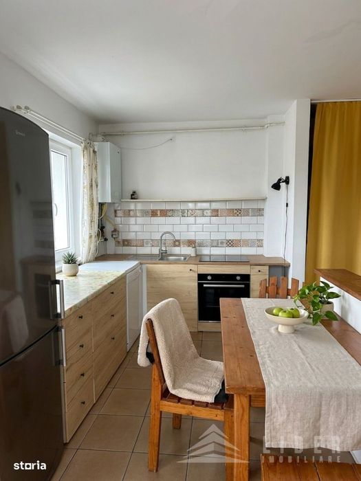 Apartament cu 3 camere de vanzare in , zona VIVO – terasa, si parcar