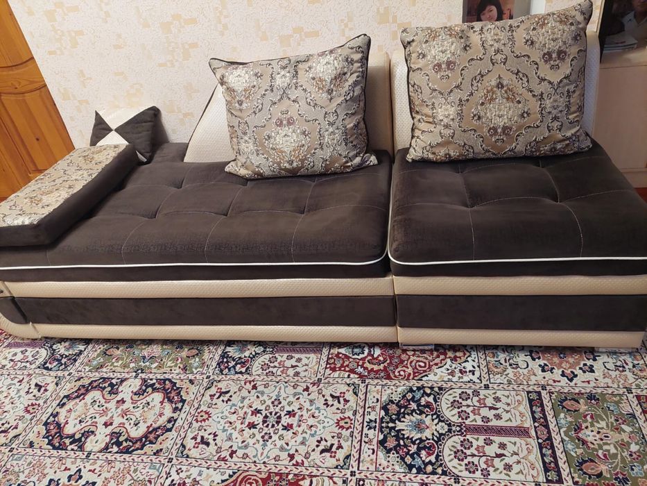 Диван мягкий уголок из 6 элементов + пуфик