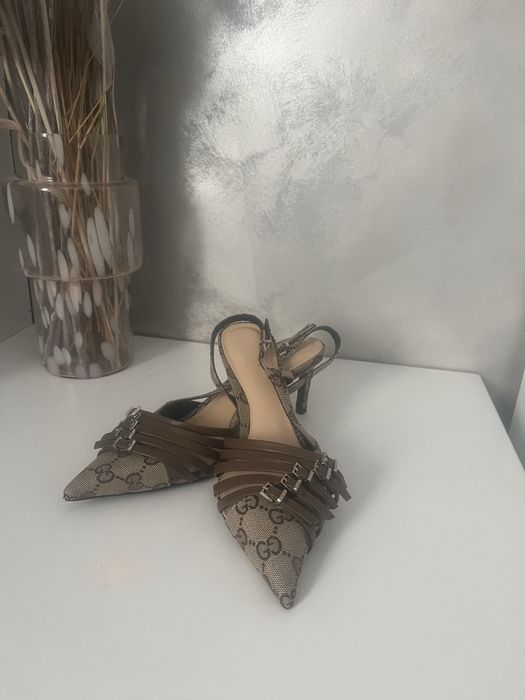 Pantofi gucci !!