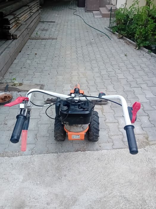 Vând motocositoare Ruris 777k