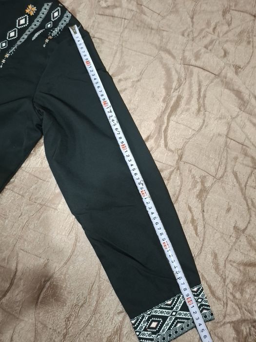 Риза със щамповани шевици