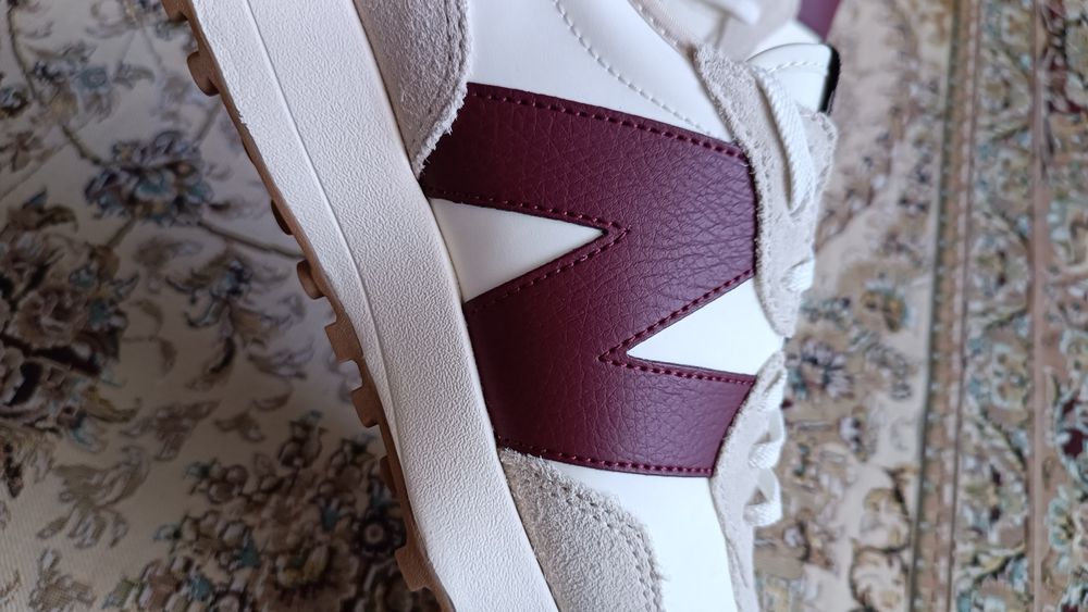 Adidași New balance 327