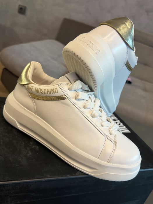 Сникърси  MOSCHINO