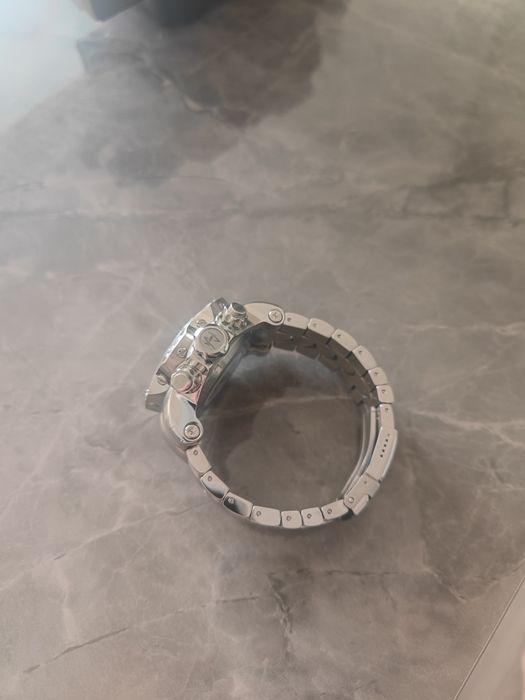 Часы INVICTA в отличном состоянии