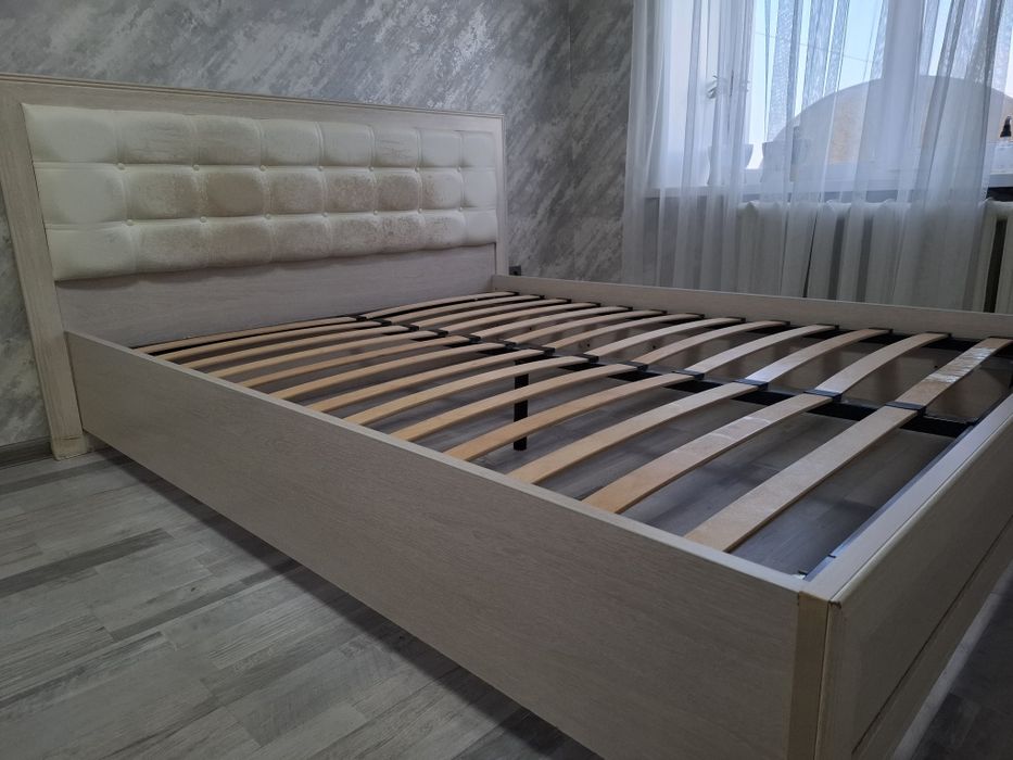 Кровать двуспальная