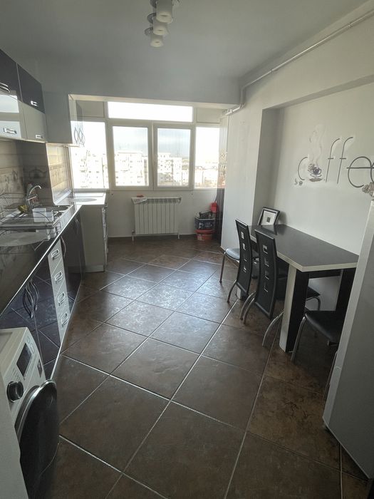 Vand apartament 3 camere decomandate , zona Neacsu-Mall Dunarea
