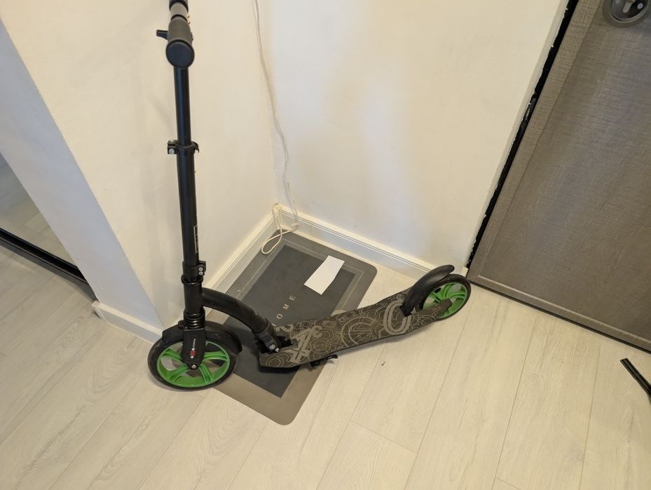 Trotineta pentru adulți WORKER Span 230 mm