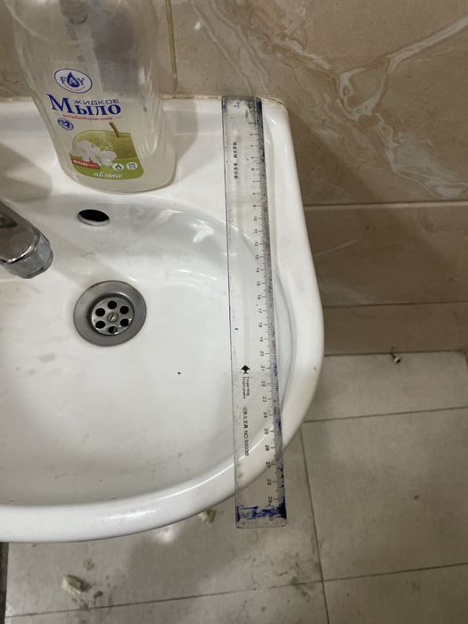 Раковина на ножке