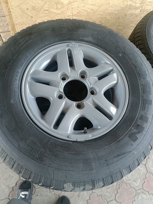 Продам шины зимные