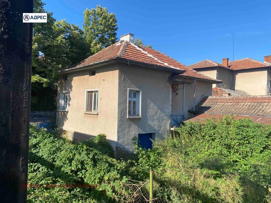 Къща в Враца, област-с.Рогозен площ 90 цена 45000